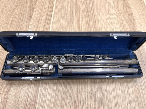 Pearl flute with - pearl,